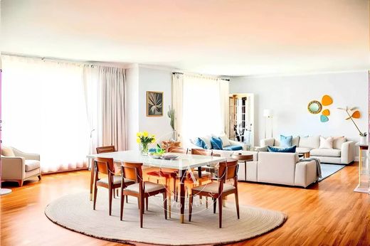 Apartment in Saint-Germain, Odéon, Monnaie, Paris