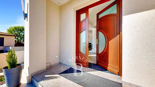 Luxury home in Vernaison, Rhône