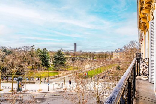 Apartment in Saint-Germain, Odéon, Monnaie, Paris