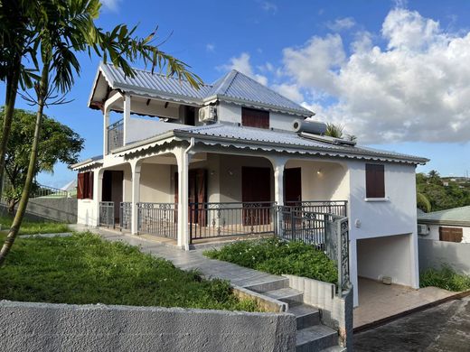Luxe woning in Lamentin, Guadeloupe