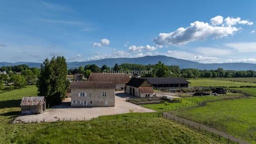Luxus-Haus in Le Bouchage, Isère