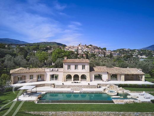 Châteauneuf-Grasse, Alpes-Maritimesの高級住宅