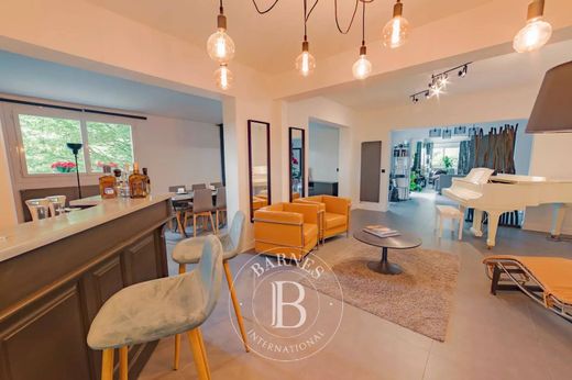 منزل ﻓﻲ L'Étang-la-Ville, Yvelines