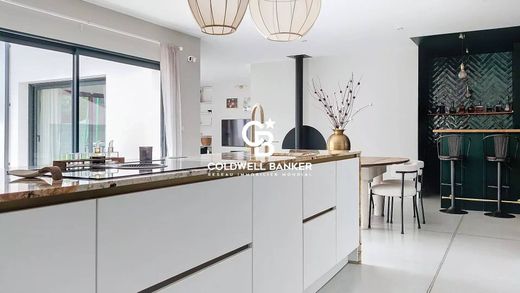 Luxury home in Thénac, Charente-Maritime