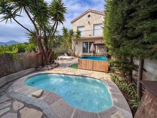 Apartment / Etagenwohnung in Nizza, Alpes-Maritimes