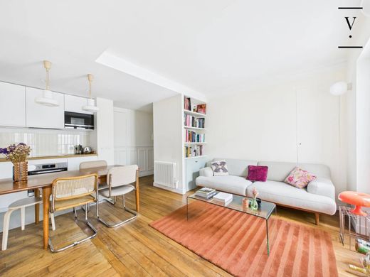Apartment / Etagenwohnung in Belleville, Père-Lachaise, Ménilmontant, Paris