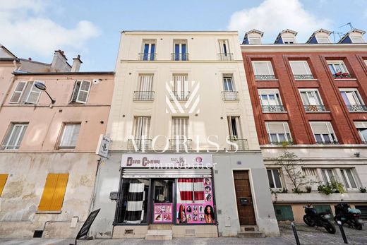 ‏בניין ב  Saint-Denis, Seine-Saint-Denis