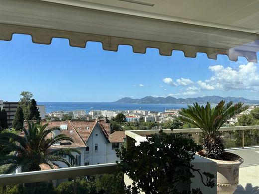Apartment / Etagenwohnung in Cannes, Alpes-Maritimes