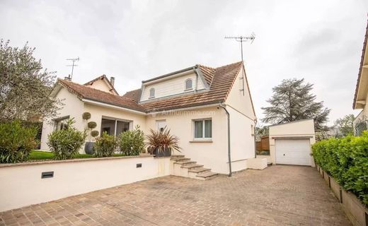 Luxe woning in Villiers-sur-Orge, Essonne
