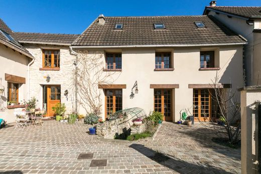 Luxury home in Bouafle, Yvelines