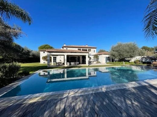 Luxury home in Mougins, Alpes-Maritimes