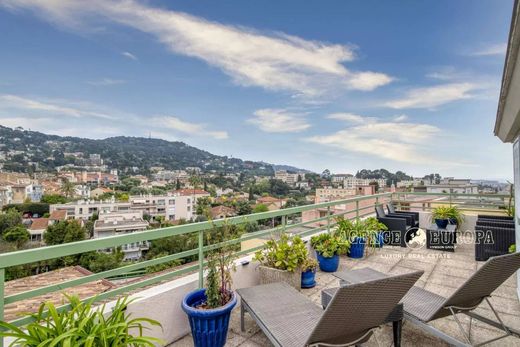 Apartment / Etagenwohnung in Le Cannet, Alpes-Maritimes