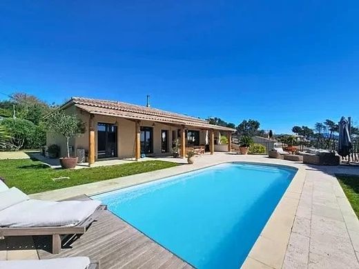 Luxury home in La Gaude, Alpes-Maritimes
