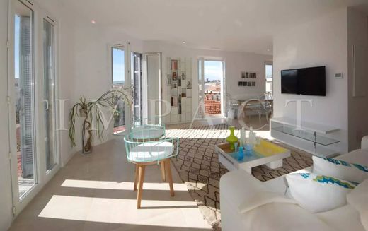 Apartment / Etagenwohnung in Cannes, Alpes-Maritimes