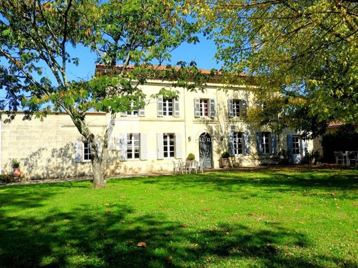 Rural or Farmhouse in Saint-Émilion, Gironde