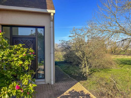 Casa di lusso a Magny-en-Vexin, Val d'Oise