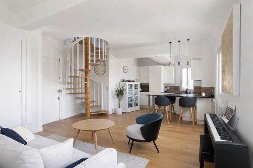 Apartment in La Muette, Auteuil, Porte Dauphine, Paris