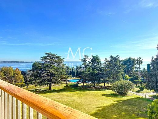 カンヌ, Alpes-Maritimesのアパートメント