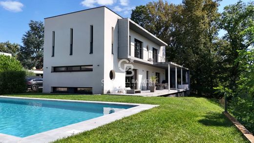 Luxury home in Saint-Genis-Laval, Rhône