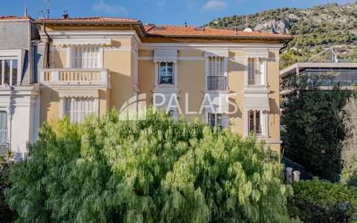 Apartment / Etagenwohnung in Beaulieu-sur-Mer, Alpes-Maritimes