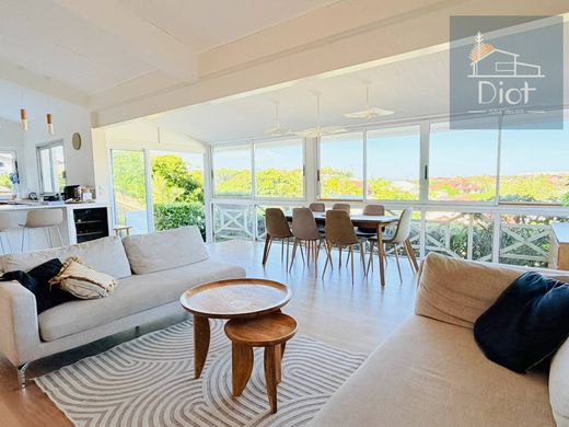 Willa w Numea, Nouméa