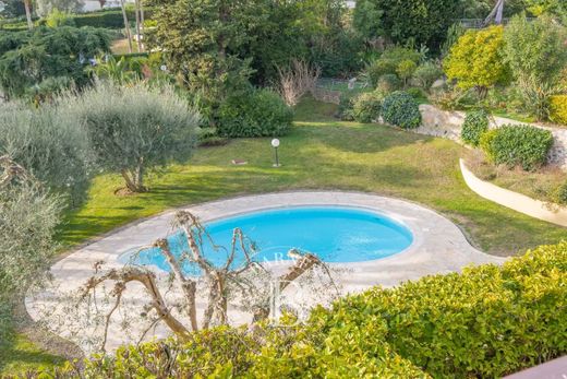 Apartment / Etagenwohnung in Cannes, Alpes-Maritimes