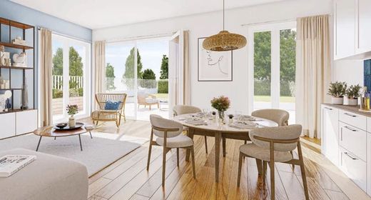 Apartment / Etagenwohnung in Puteaux, Hauts-de-Seine