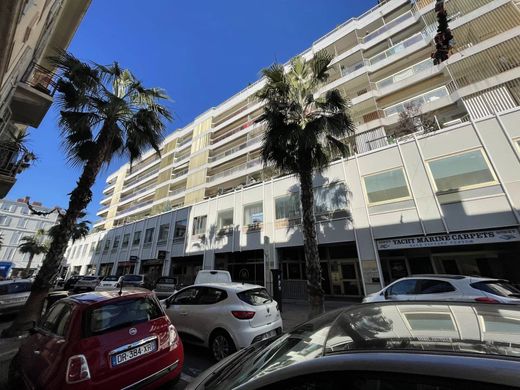 Офис, Канны, Alpes-Maritimes