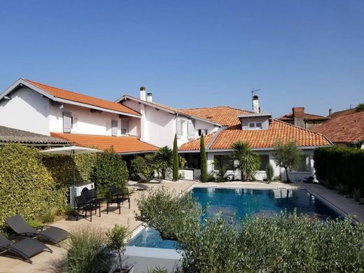 Casa di lusso a Saint-Étienne-d'Orthe, Landes