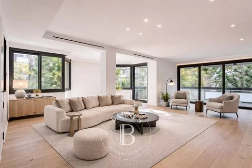 Apartment / Etagenwohnung in Barcelona, Provinz Barcelona