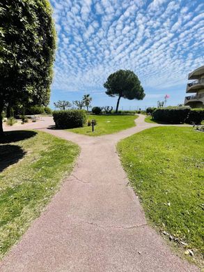 Appartement à Villeneuve-Loubet, Alpes-Maritimes