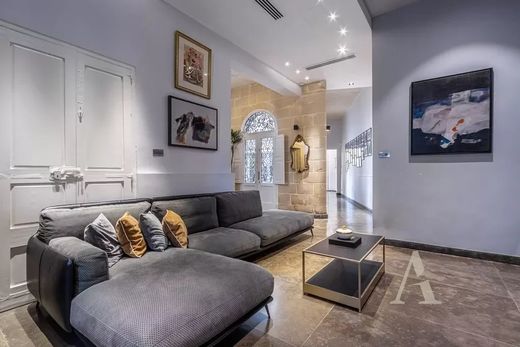 Luxury home in Lija