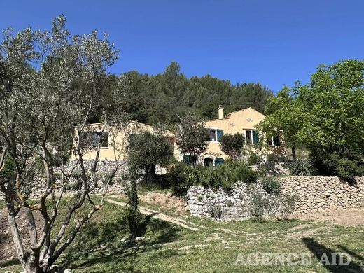 Luxury home in Cuges-les-Pins, Bouches-du-Rhône