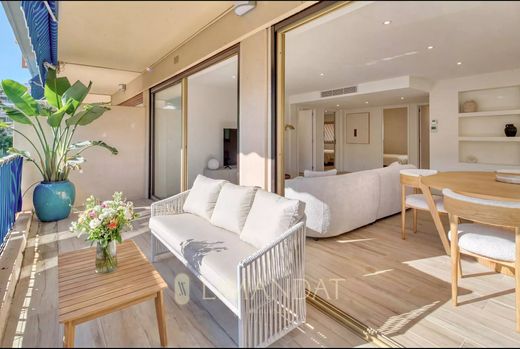 Apartment / Etagenwohnung in Cannes, Alpes-Maritimes
