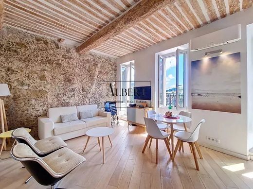 Apartment / Etagenwohnung in Cannes, Alpes-Maritimes