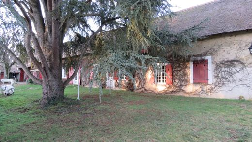 Luksusowy dom w Poigny-la-Forêt, Yvelines