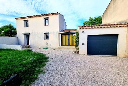 Luxe woning in Cucuron, Vaucluse