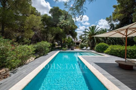 Luxe woning in Cala d'en Bou, Balearen
