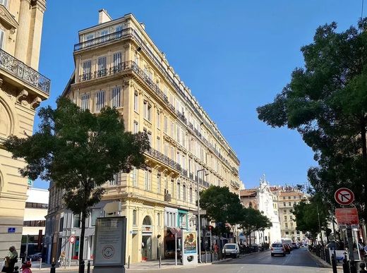 Albergo a Marsiglia, Bocche del Rodano