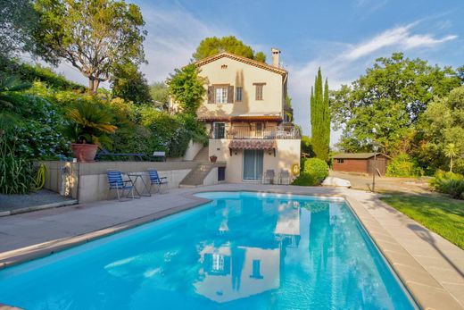 Luxus-Haus in La Colle-sur-Loup, Alpes-Maritimes