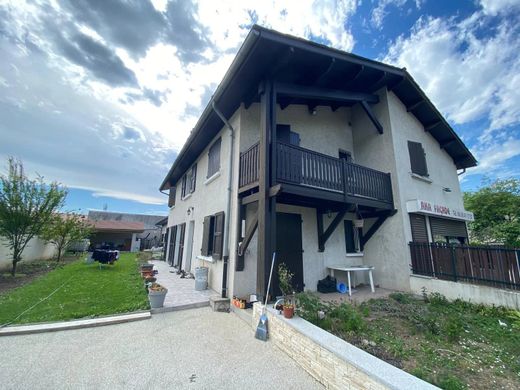 Πολυτελή κατοικία σε Rives, Isère