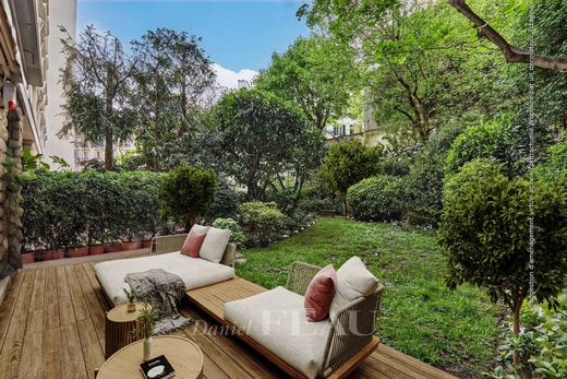 Apartment in La Muette, Auteuil, Porte Dauphine, Paris