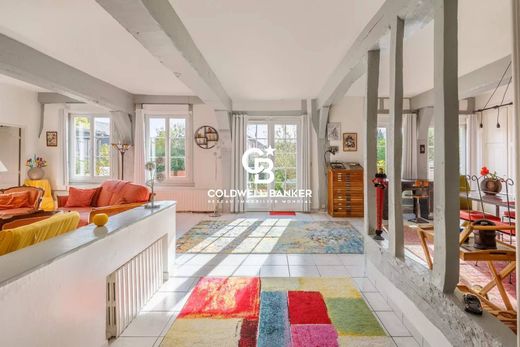 Luxury home in Bernay, Eure