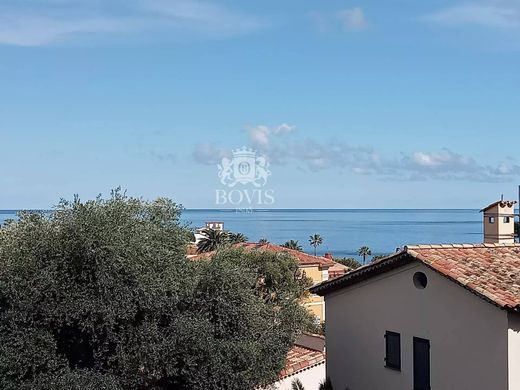 Apartment / Etagenwohnung in Beaulieu-sur-Mer, Alpes-Maritimes