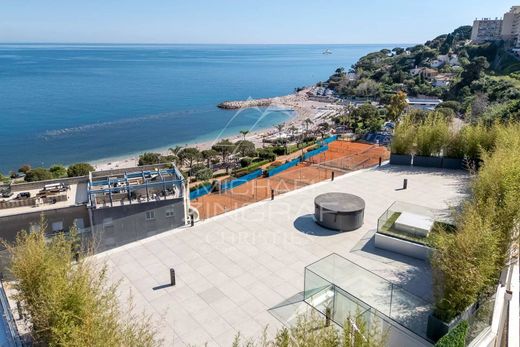 Cap-d'Ail, Alpes-Maritimesのペントハウス