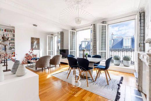 Apartment in Monceau, Courcelles, Ternes, Paris