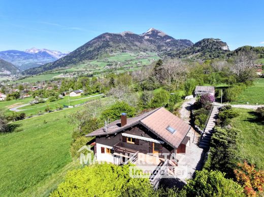 Chalet a Saint-Jean-de-Tholome, Alta Savoia