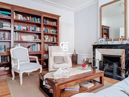 Πολυτελή κατοικία σε Saintes, Charente-Maritime