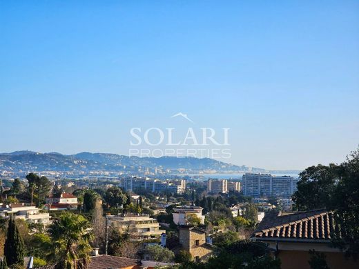 아파트 / Mandelieu-la-Napoule, Alpes-Maritimes