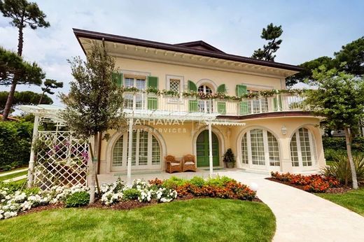 Villa à Pietrasanta, Lucques